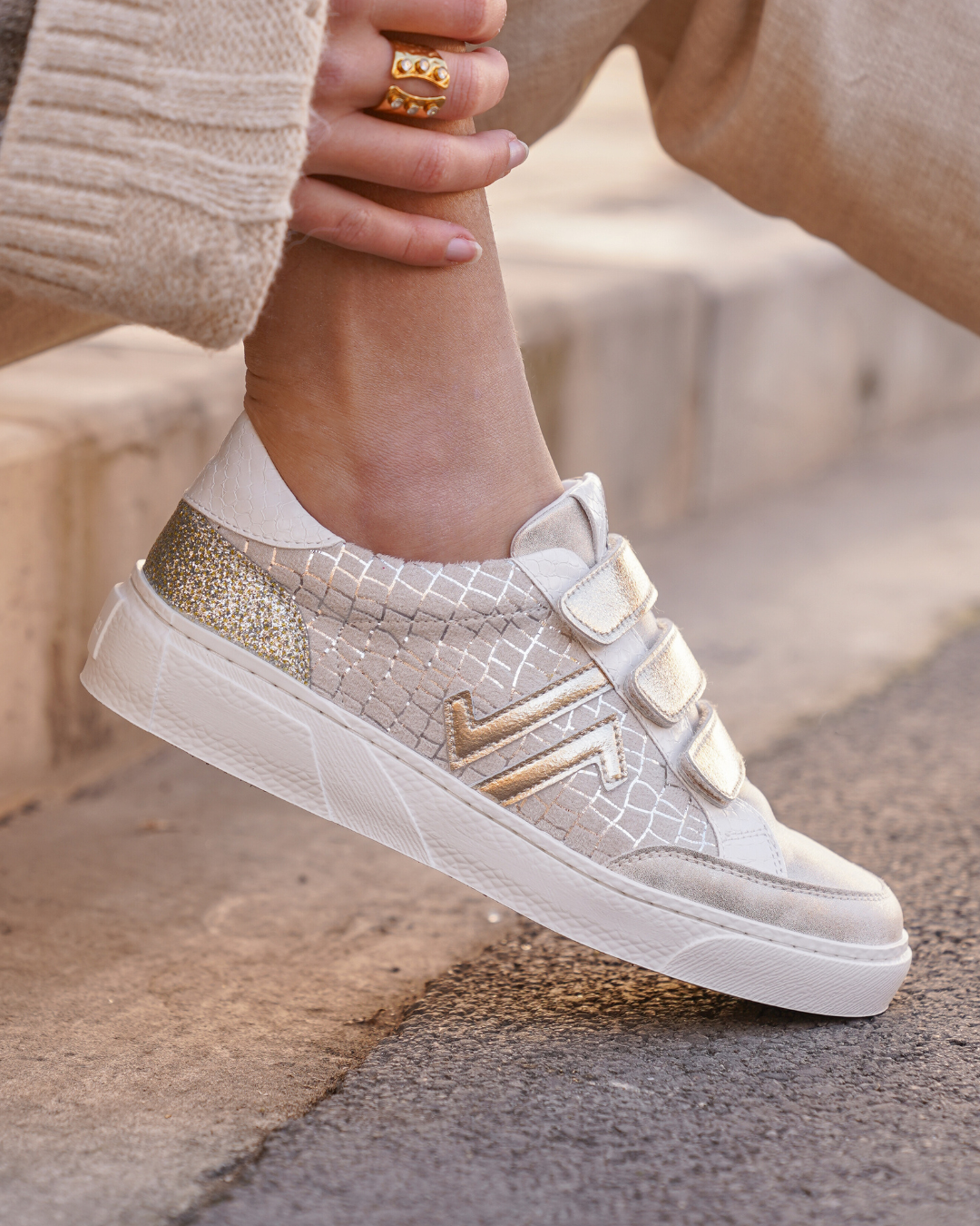 Basket femme motif serpent à scratch - CL84 GOLD